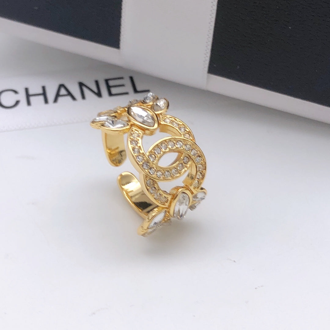 18K Chanel Flower Crystals Ring