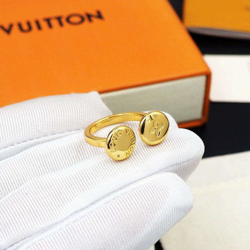 18K Louis Vuitton Studs Ring