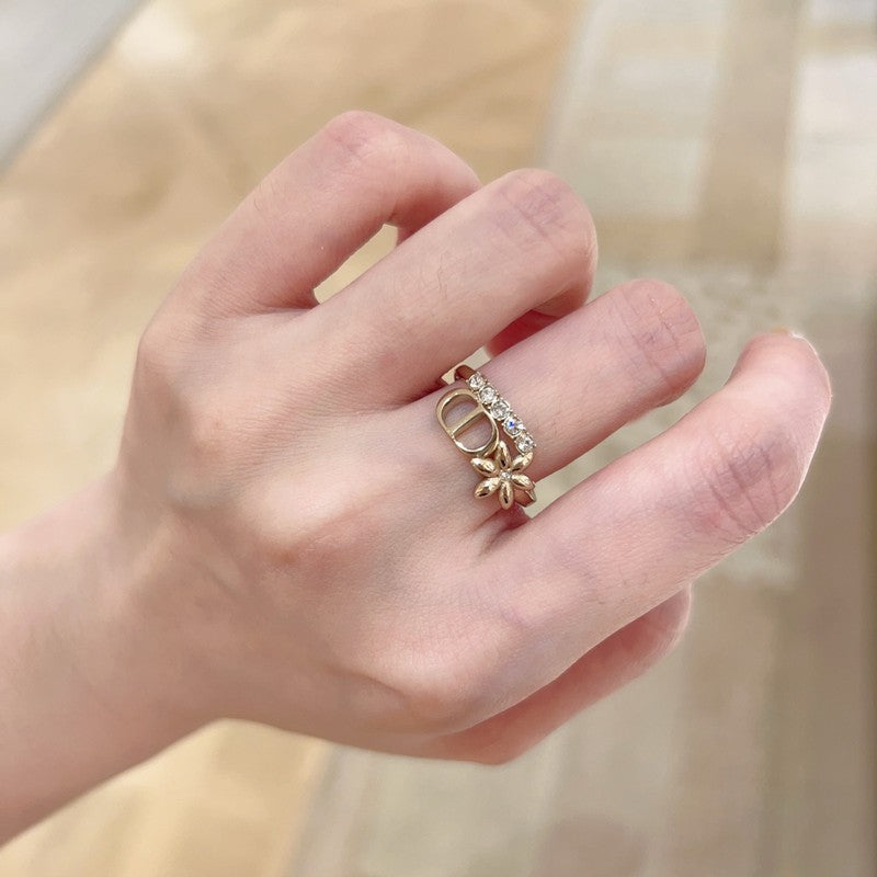 18K Dior Diamond Ring