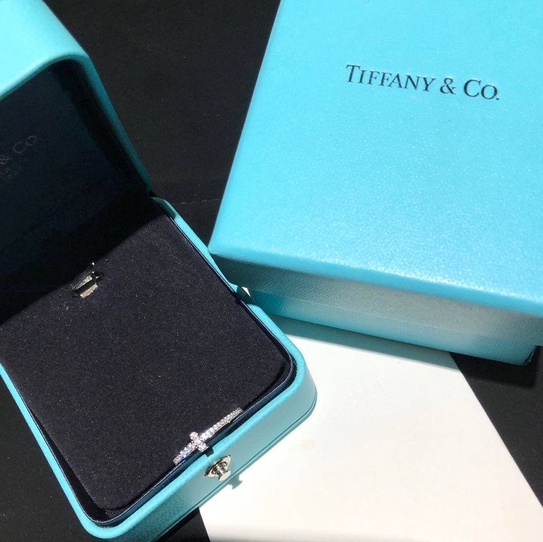 18K Tiffany Diamond Wire Ring