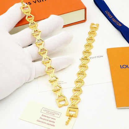 18K Louis Vuitton Volt Curb Chain Large Bracelet