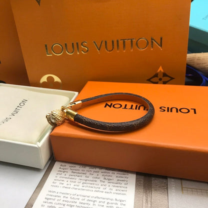 18K Louis Vuitton Pearl Angels Bracelet