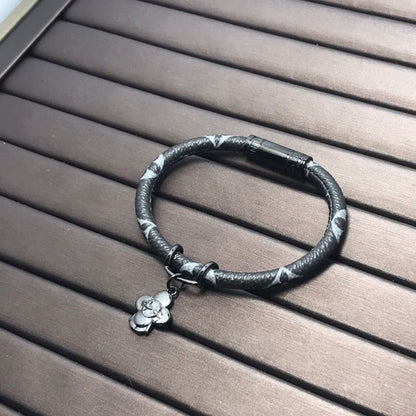 18K Louis Vuitton Hang It Bracelet