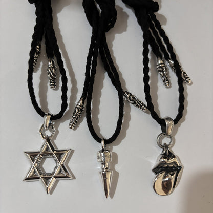 Chrome Hearts bullet-shaped six-pointed star tongue style leather rope necklace