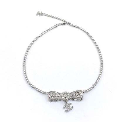 18K  Chanel Diamonds Bow Tie Necklace