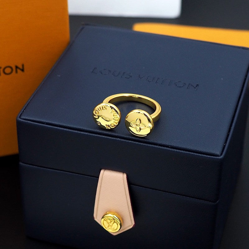 18K Louis Vuitton Studs Ring