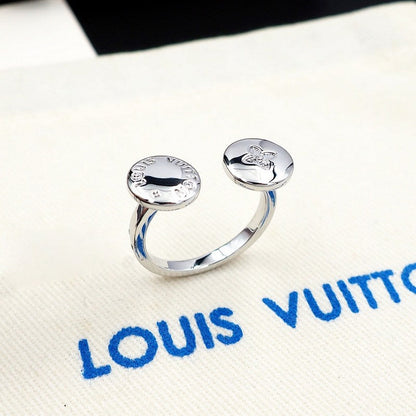 18K Louis Vuitton Studs Ring