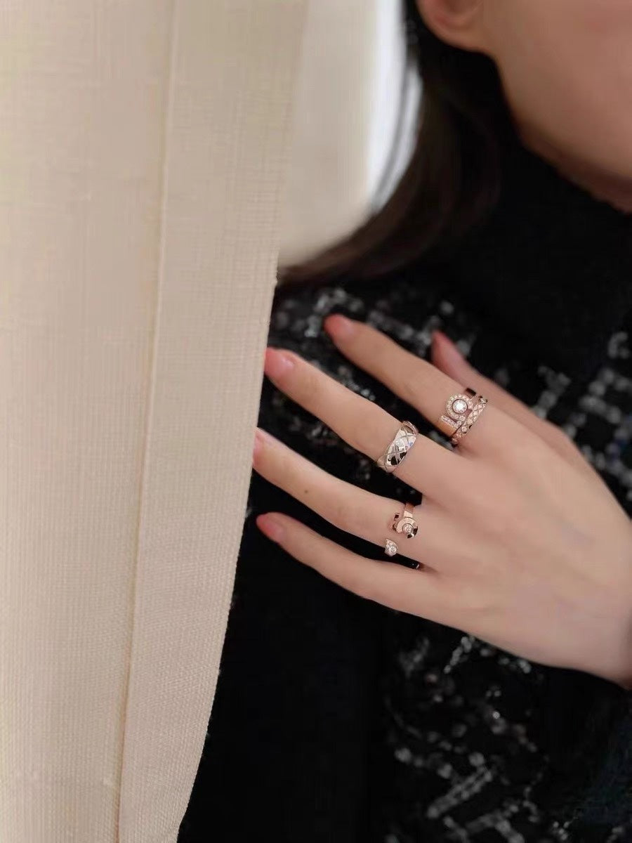 18K  Chanel No.5 Ring