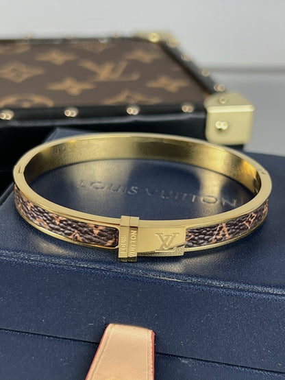 18K Louis Vuitton Leather Bracelet