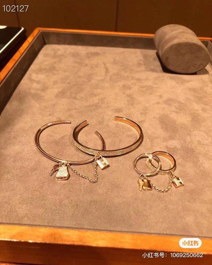 18K Kelly Hermes Cadenas Bracelet