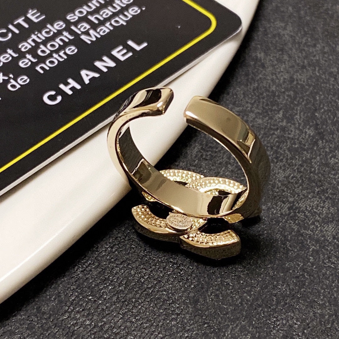 18K  Chanel Crystals Ring