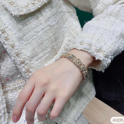 18K  Chanel Flower Diamond Cuff Bracelet