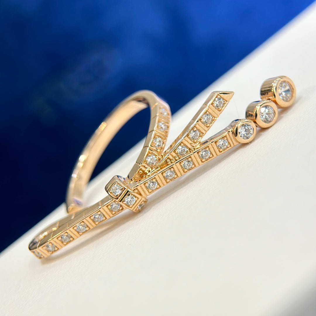 18K  Chanel Ruban Diamonds Ring