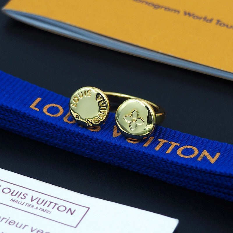 18K Louis Vuitton Studs Ring