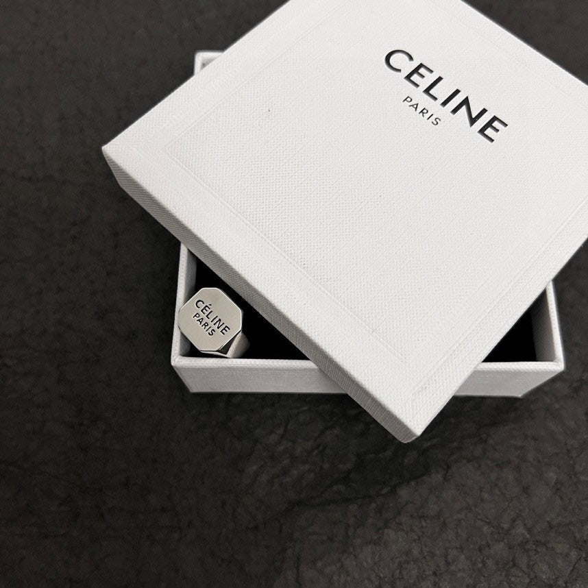 18K Celine Vintage Ring