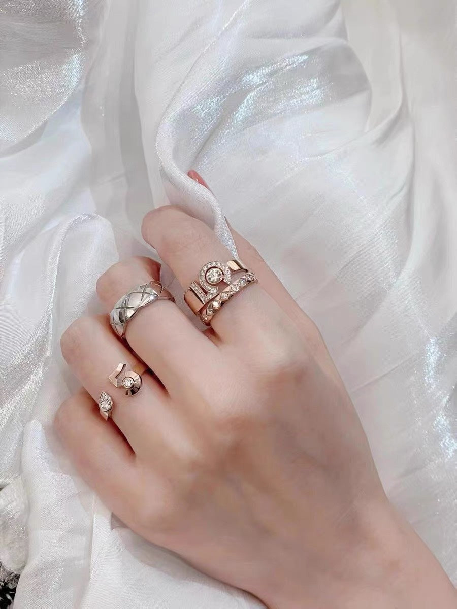 18K  Chanel No.5 Ring