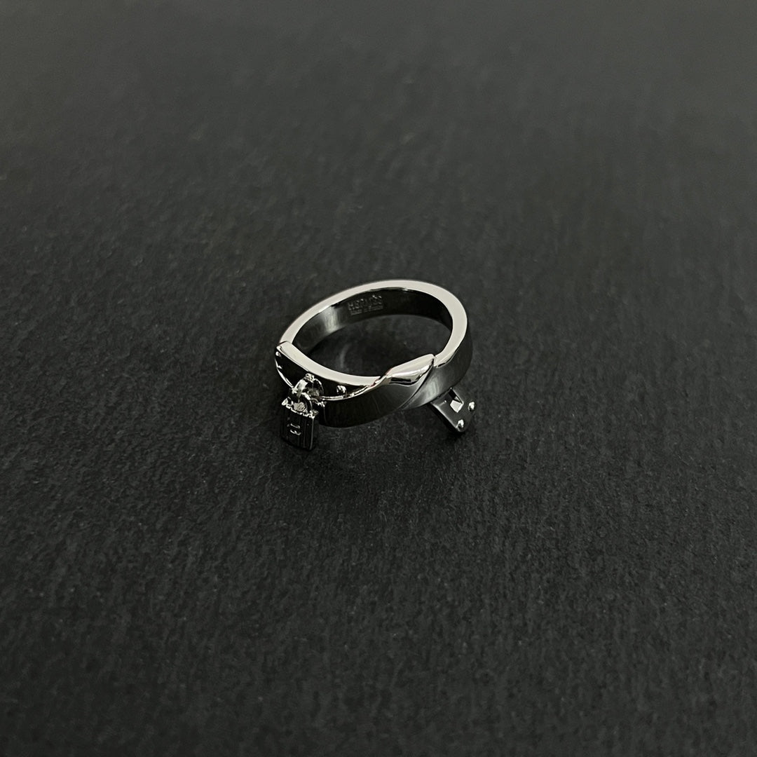 18K Kelly Gavroche Hermes Ring