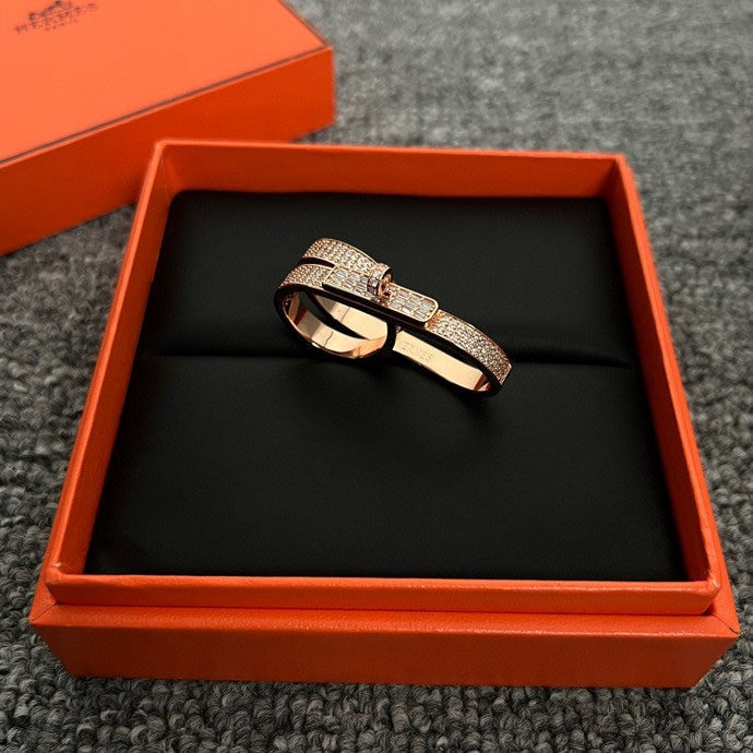 18K Kelly Gavroche Double Hermes Ring