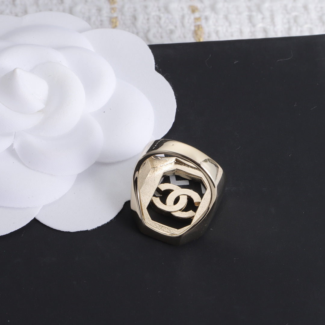 18K  Chanel Diamonds Ring