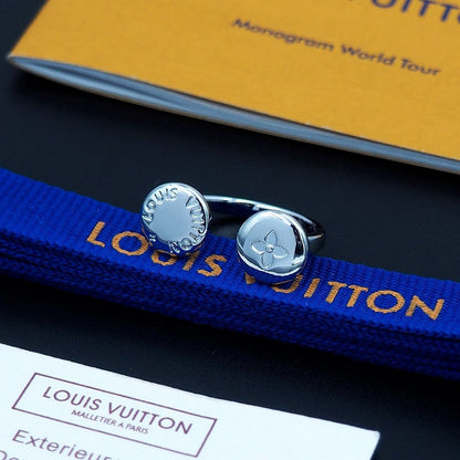 18K Louis Vuitton Studs Ring