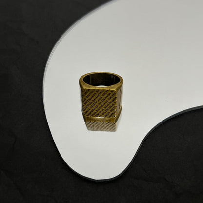 18K Balenciaga Ring