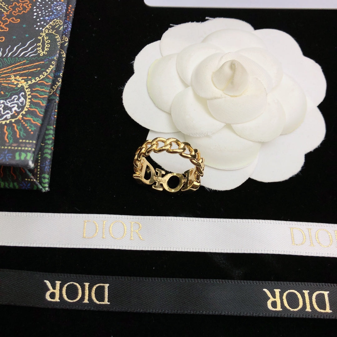 18K Dior Revolution Chain Ring
