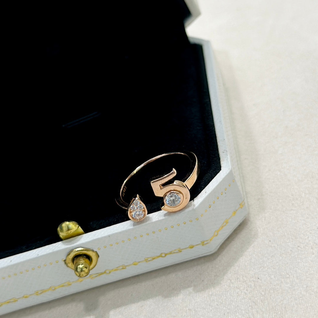 18K  Chanel No.5 Ring