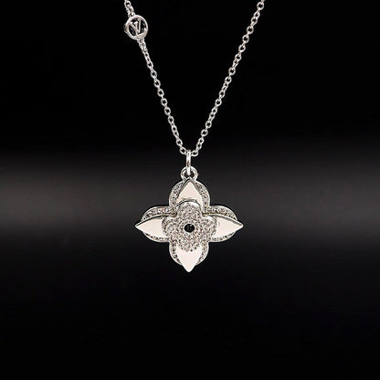 18K Louis Vuitton Medaillon Necklace