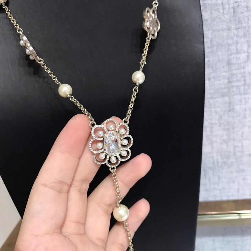 18K  Chanel Flowers Pearl Long Necklace