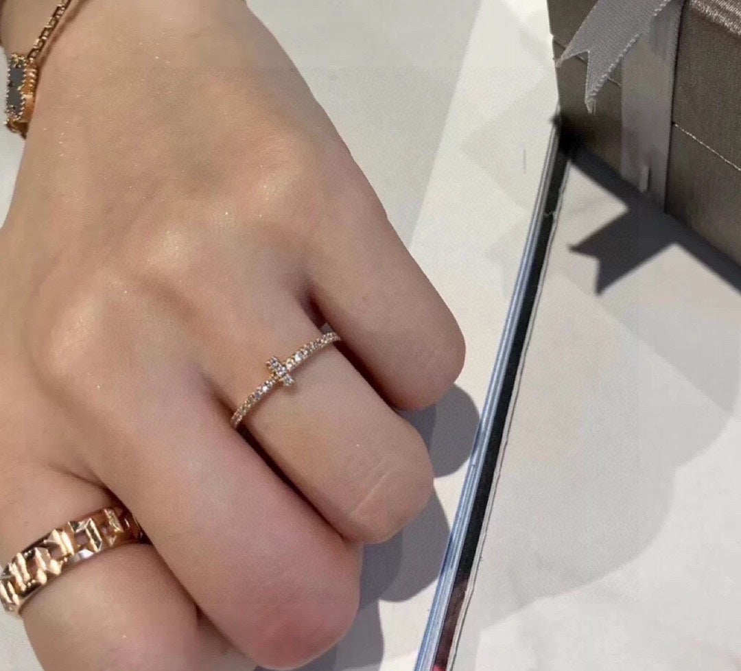 18K Tiffany Diamond Wire Ring