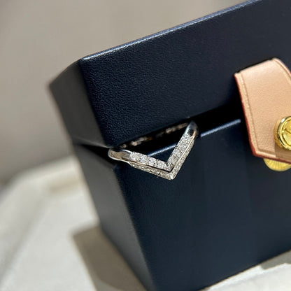 18K Louis Vuitton V Diamonds Ring